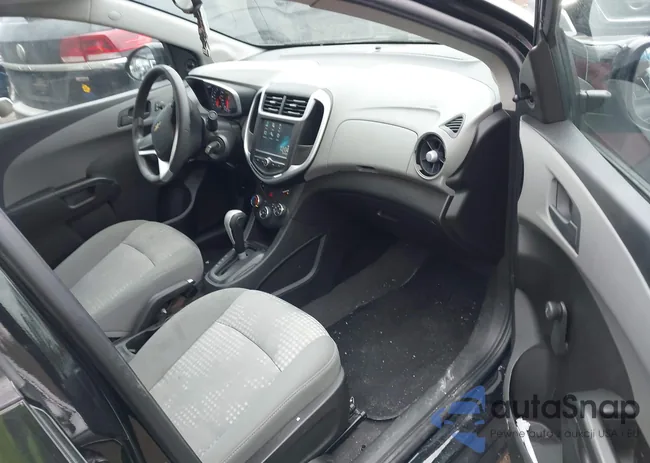 1G1JB5SG5H4165268: 44398927