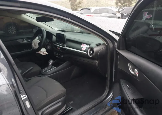 3KPF24AD9KE083998: 44398946