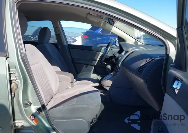 3N1AB61E58L755951: 44398627