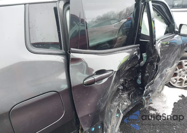 3C4NJDFB5NT224135: 44398681