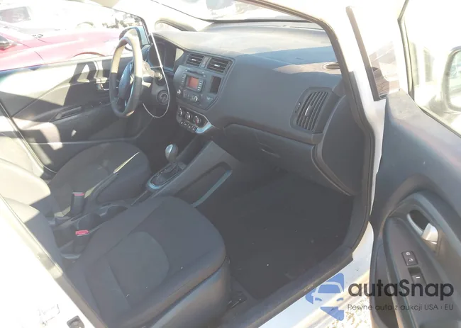 KNADM4A3XF6503057: 44398716