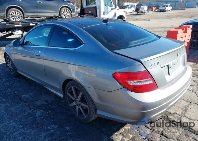 WDDGJ4HB5FG393993: 44398808