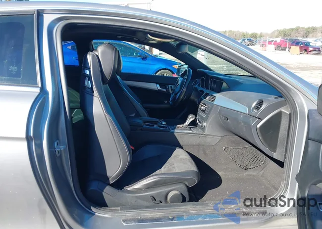 WDDGJ4HB5FG393993: 44398808