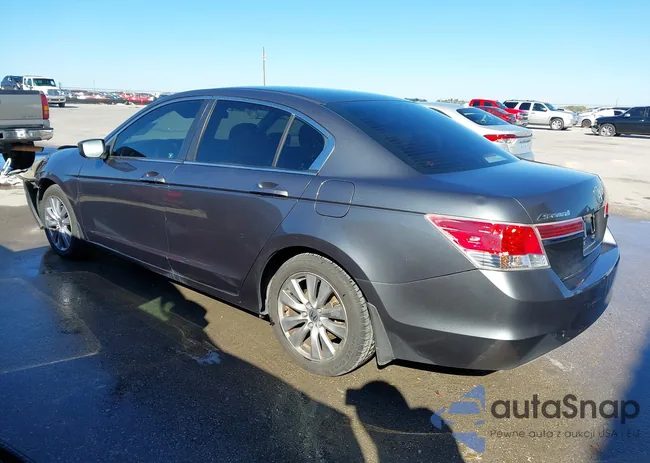 1HGCP2F71CA055050: 44400072