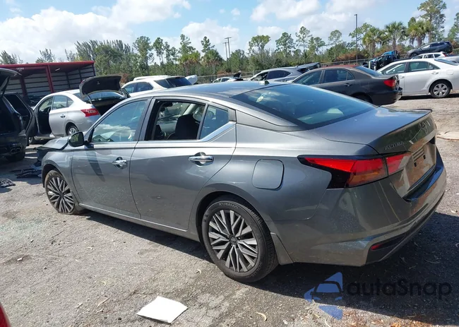 1N4BL4DV3SN343880: 44400221