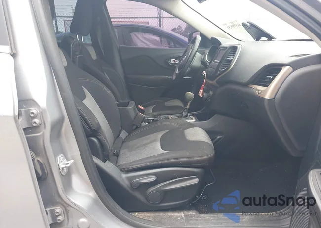 1C4PJLCB8EW208500: 44399551