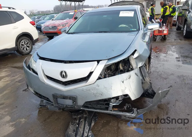 19UUA96579A000592: 44399679