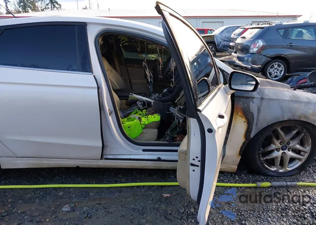 3FA6P0HR1DR361516: 44400926