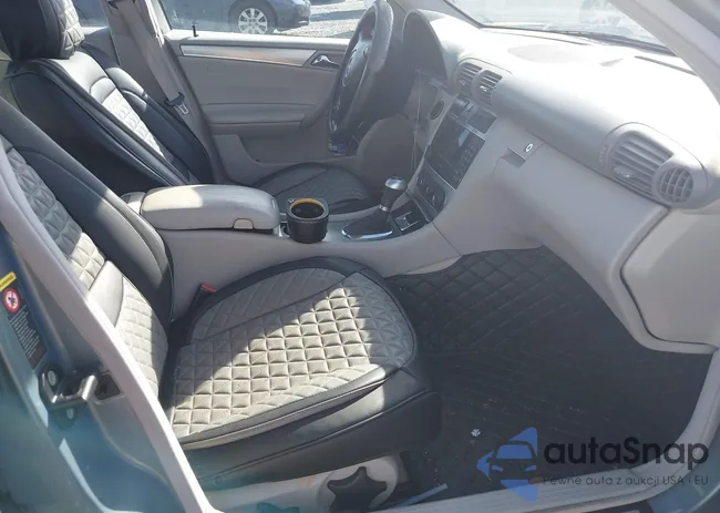 WDBRF40JX5F715599: 44401013