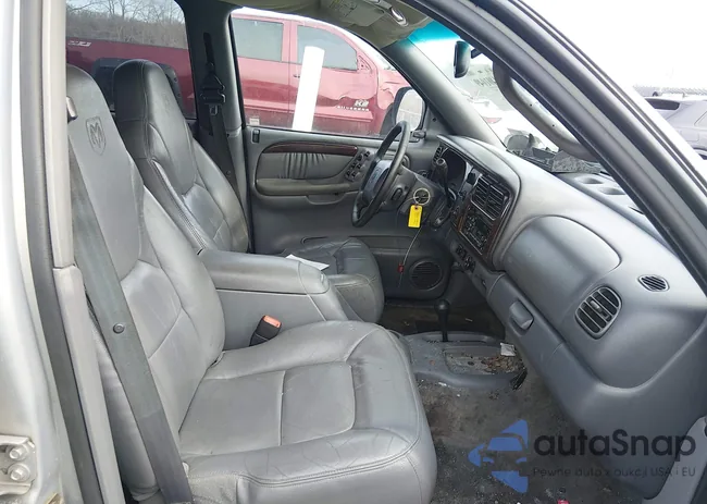 1B4HS28Z3YF132610: 44401049