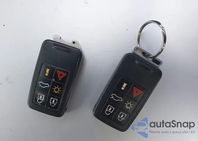 YV1622FS1C2106128: 44401083