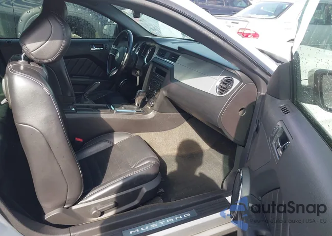 1ZVBP8AM9D5264912: 44401152