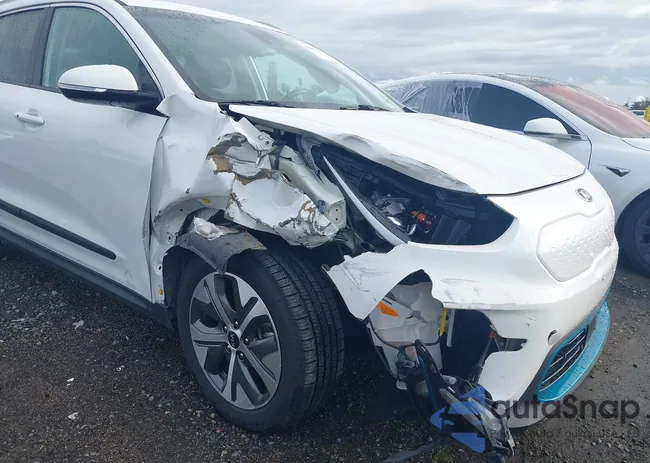 KNDCE3LG4L5047273: 44401207