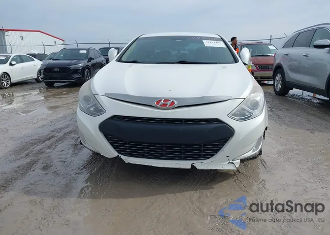 KMHEC4A4XDA092655: 44401282