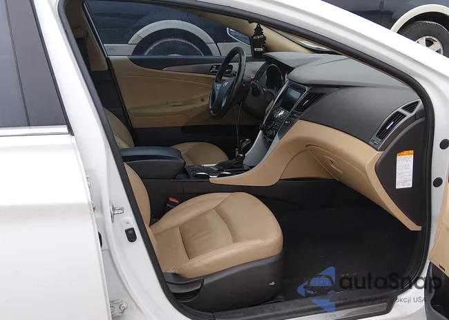 KMHEC4A4XDA092655: 44401282