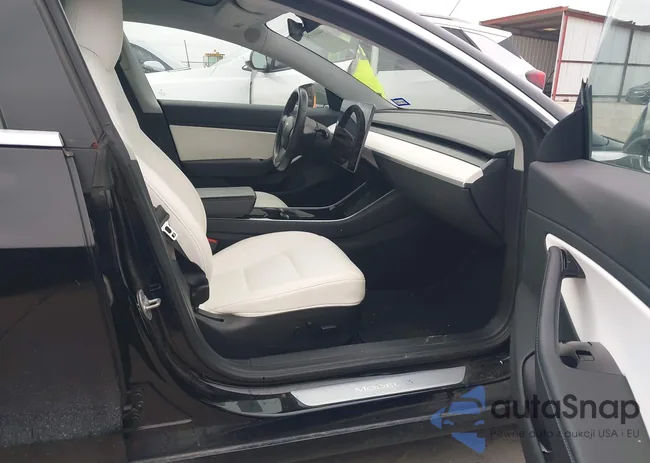 5YJ3E1EA9JF177929: 44401358