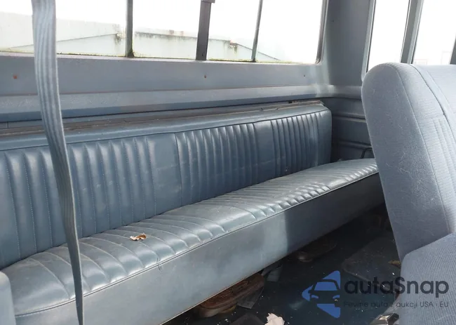 1FTHX26G2JKB05238: 44400558