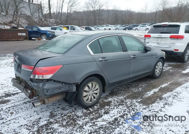 1HGCP2F3XBA136995: 44400652