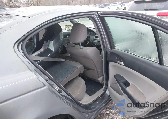 1HGCP2F3XBA136995: 44400652