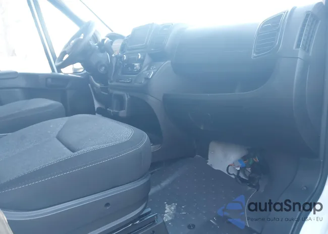 3C6LRVVG6PE551354: 44400741