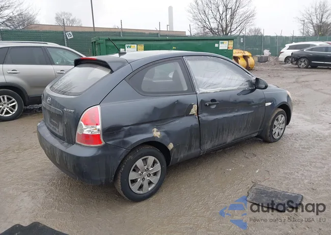 KMHCM36C79U141055: 44400770