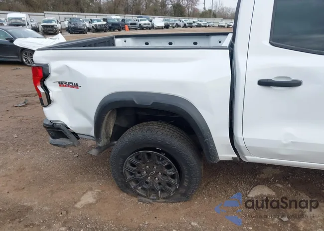 1GCPTEEK3T1144590: 44401834