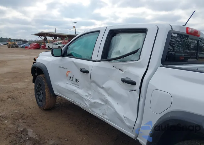 1GCPTEEK3T1144590: 44401834