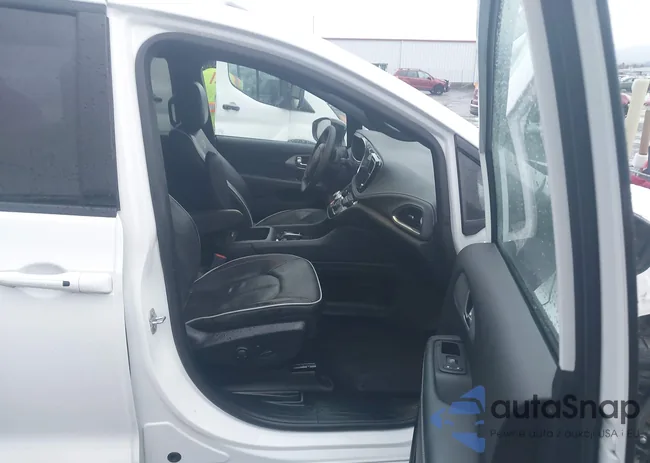 2C4RC1GGXSR518519: 44401861