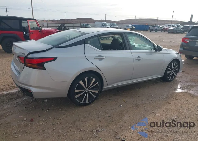 1N4BL4CV4KC146729: 44401893