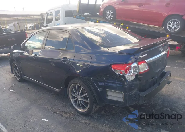 2T1BU4EE8DC118608: 44401920