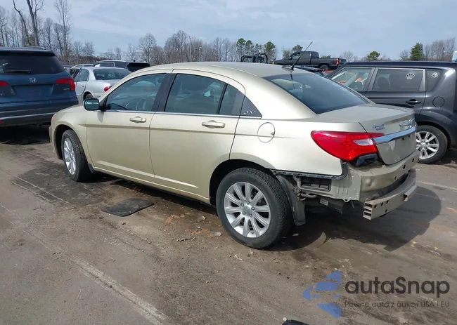 1C3BC1FB5BN500731: 44402082