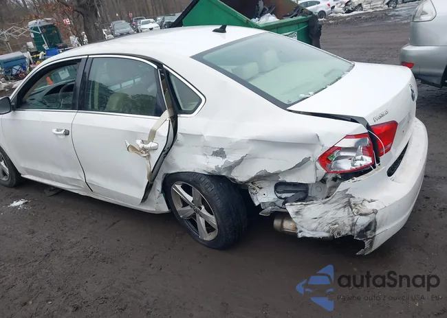 1VWBP7A33CC041468: 44402167