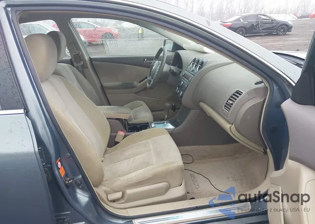 1N4CL21E39C191876: 44402304