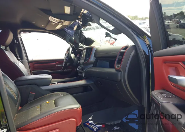 1C6SRFLT8NN317596: 44402317