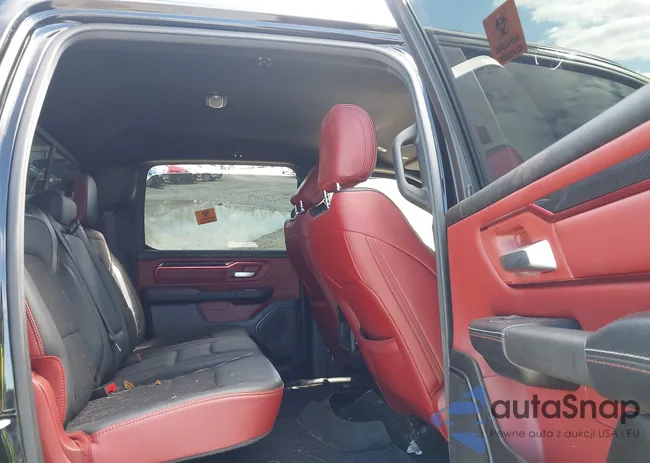 1C6SRFLT8NN317596: 44402317