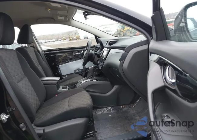 JN1BJ1CP7KW235406: 44402401