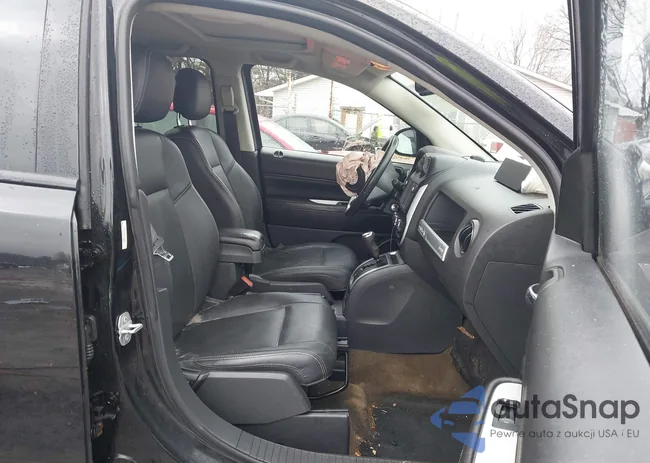 1C4NJCEA0GD754766: 44401534