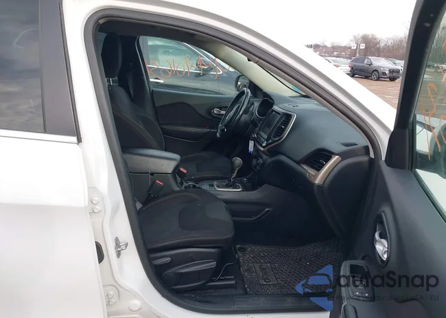 1C4PJMCB8FW654055: 44401631