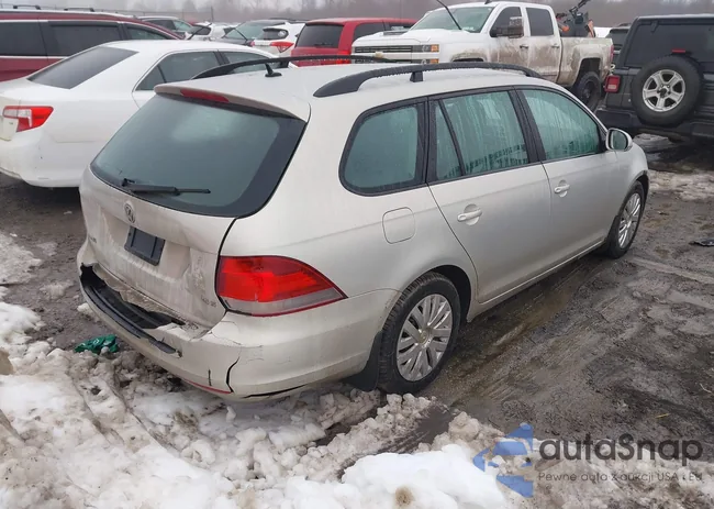 3VWPZ7AJ8BM634710: 44401832