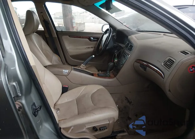 YV1RS592562558226: 44402973