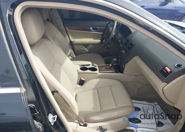 WDDGF8BB3BR186275: 44403074