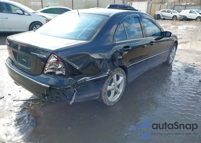 WDBRF40J45A686162: 44402571