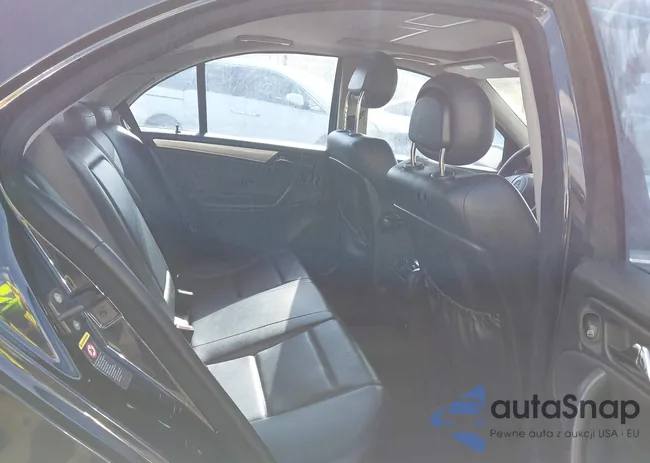 WDBRF40J45A686162: 44402571