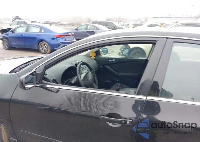 1N4AL2AP5AC151375: 44403857