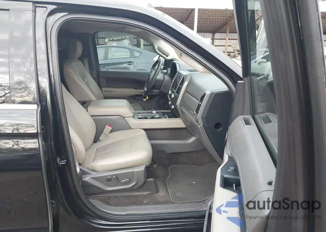 1FMJK1HT8JEA17731: 44403887