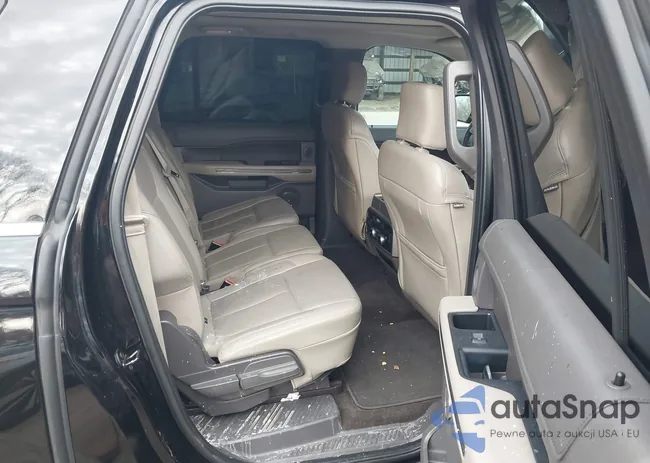 1FMJK1HT8JEA17731: 44403887