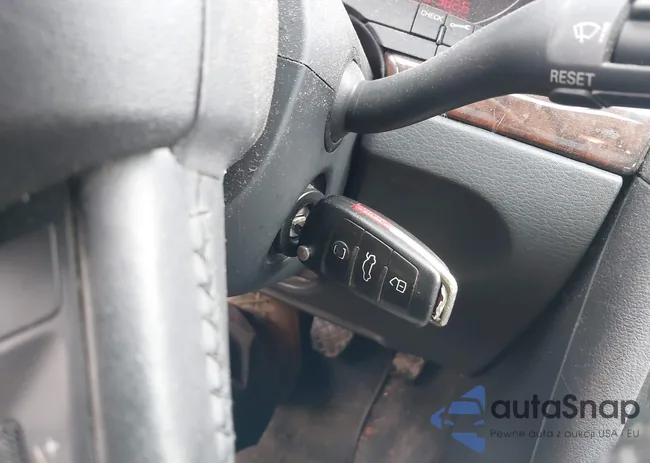 WAUDF78E18A163588: 44404049