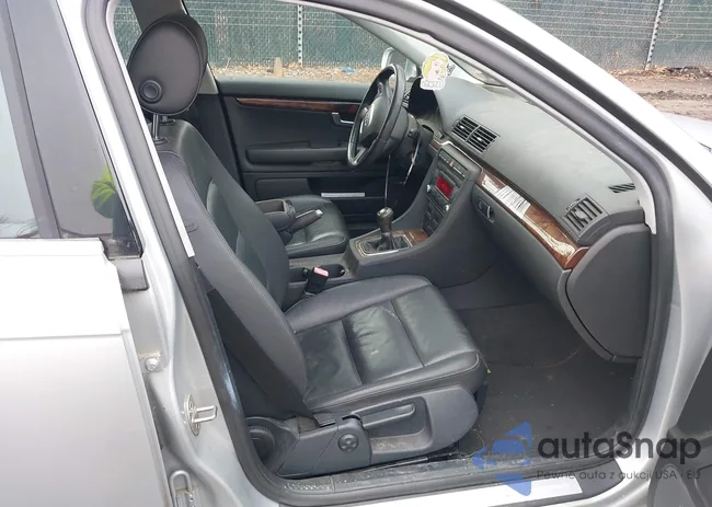 WAUDF78E18A163588: 44404049