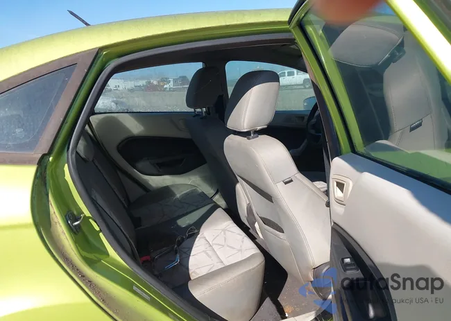 3FADP4BJ6CM180599: 44404113