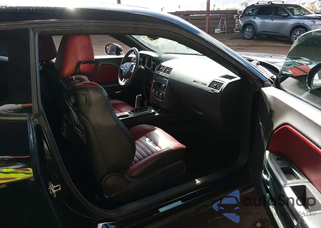 2C3CDYBT6DH728807: 44404217